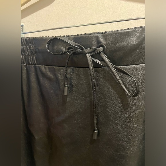 89th & Madison Black Faux Leather Skirt - Picture 2 of 7